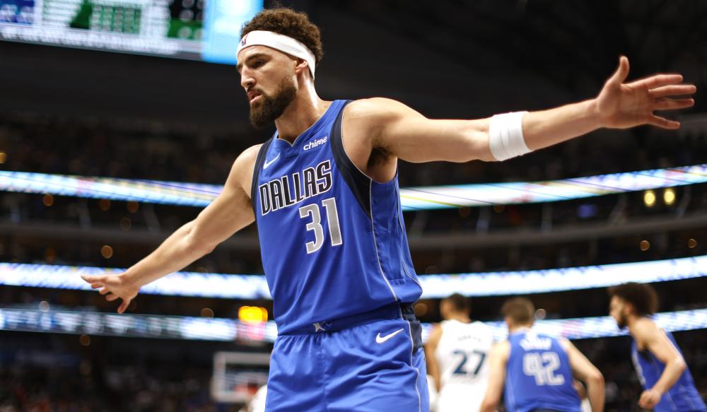 两名后卫的 两名后卫的