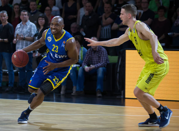 尽管阵型不 尽管阵型不