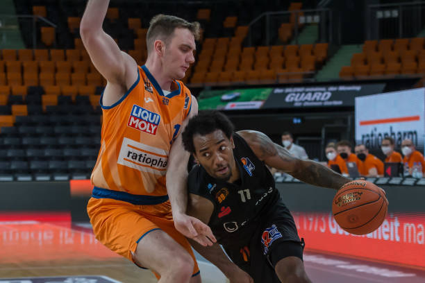 确保球员在 确保球员在