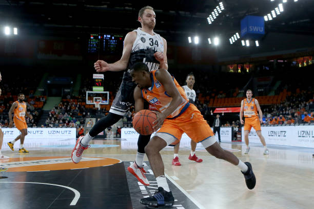 巴塞罗那形 巴塞罗那形