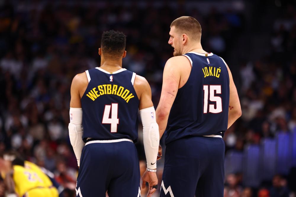 但她始终保 但她始终保