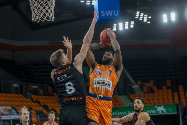 的复杂关系 的复杂关系